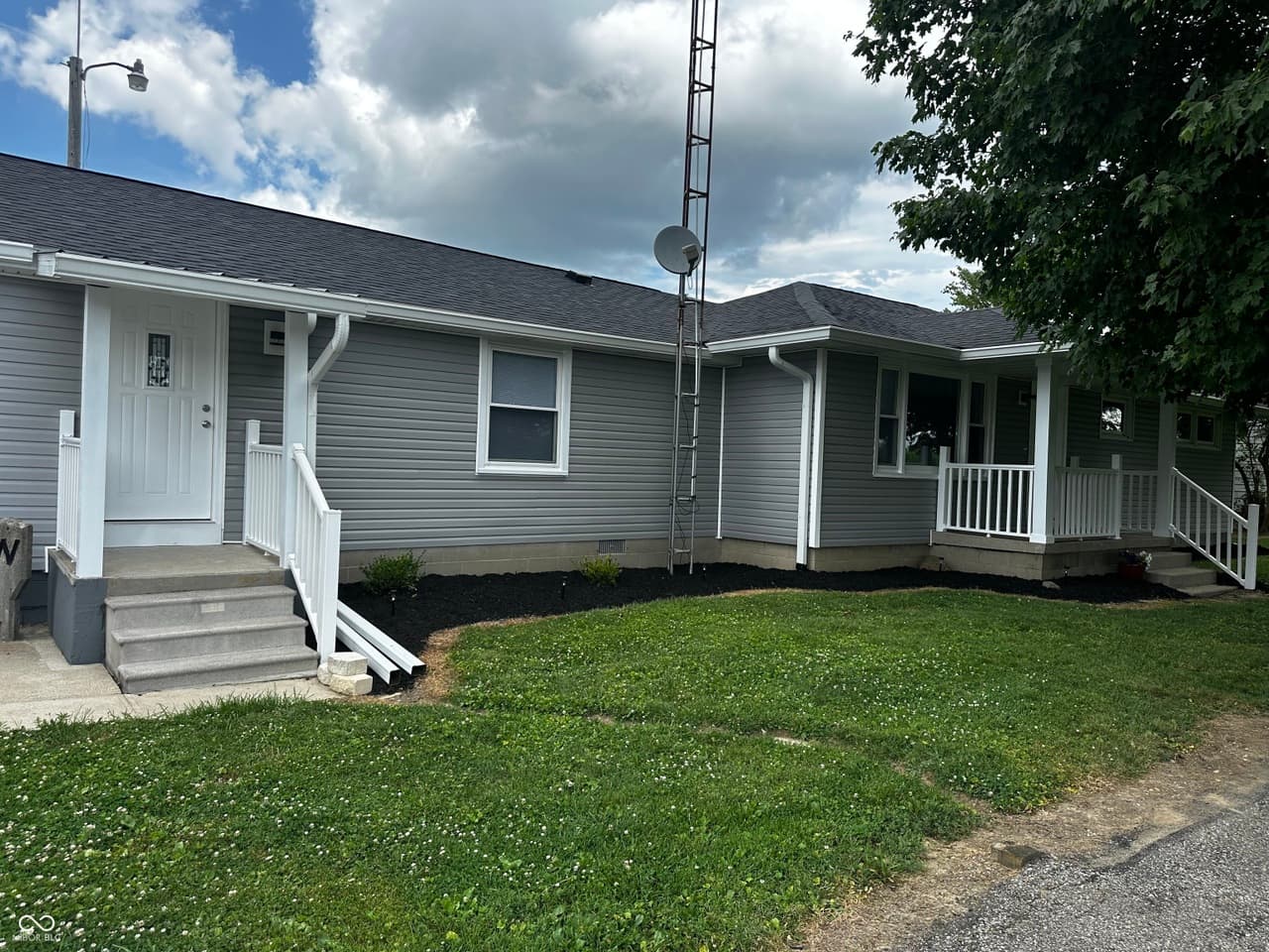 1536 E Base Rd — listing photo