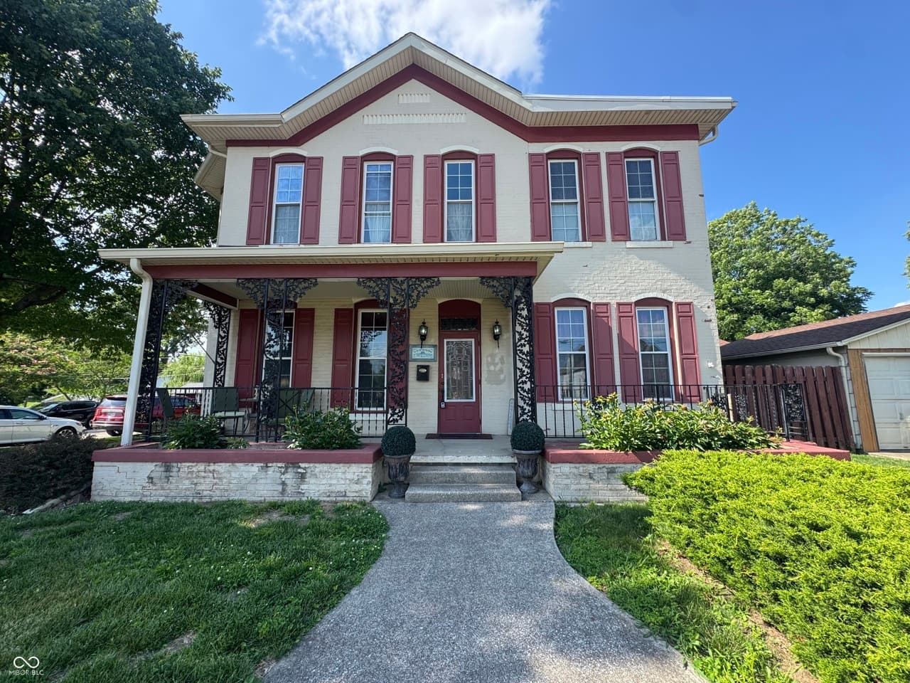 704 E Main St — listing photo