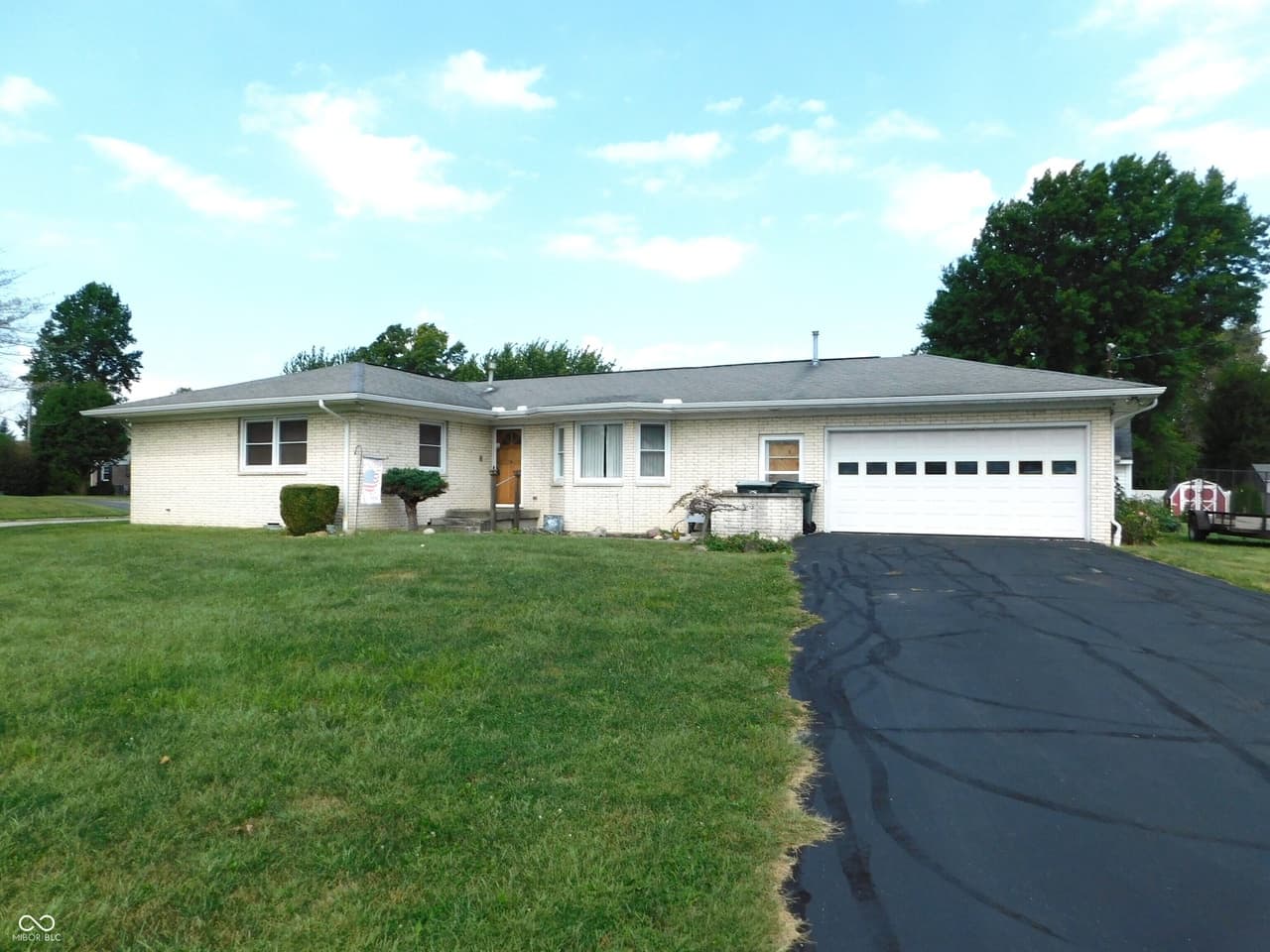 1000 N East St — listing photo