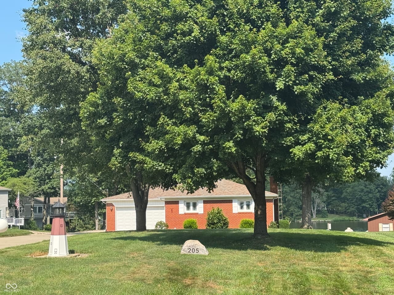 205 W Oneida Trl — listing photo