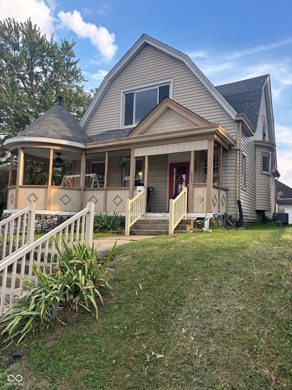 231 E Washington St — listing photo